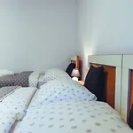 Music Time إيموتسكي